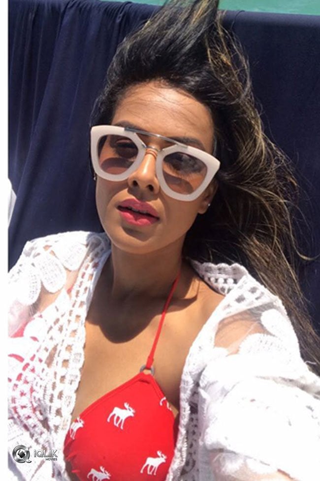 Nia-Sharma